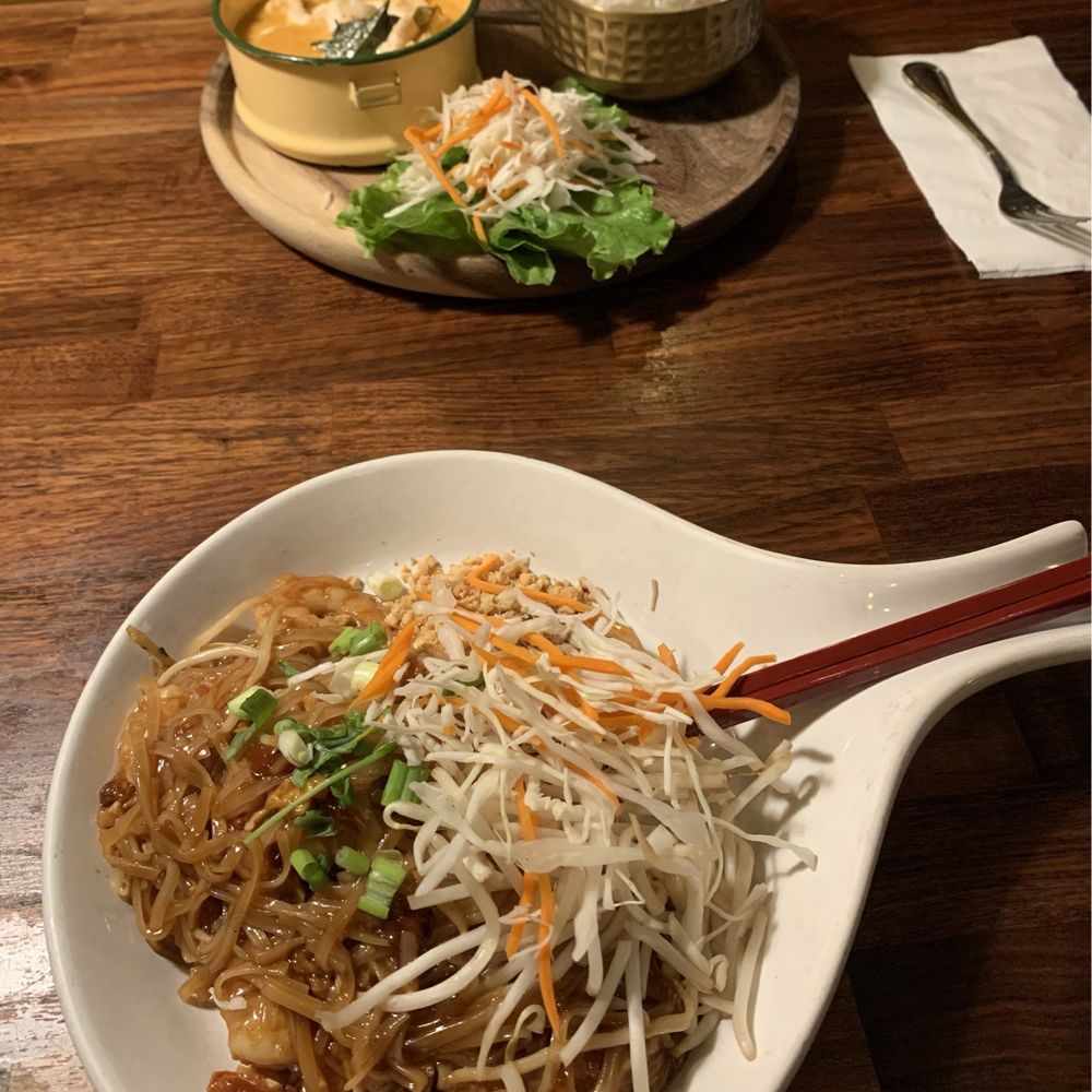 Prawns pad Thai and Panang chicken Curry Prawns pad Thai and Panang chicken Curry