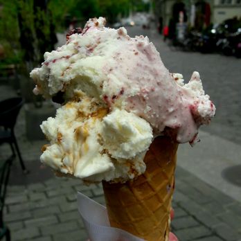 La Golosa Gelato - Schwarzwalzer kirschtorte and ricotta, delicious! - Desserts Near Me - Bern, BE La Golosa Gelato - Schwarzwalzer kirschtorte and ricotta, delicious! - Desserts Near Me - Bern, BE