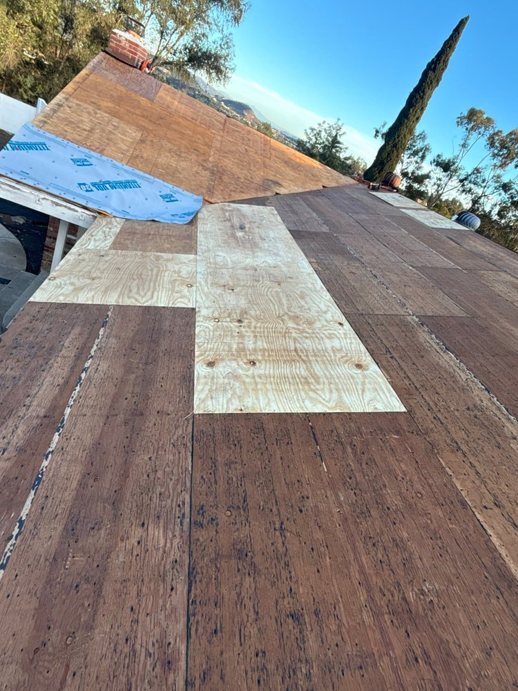 Slide of Zenith Roofing Services