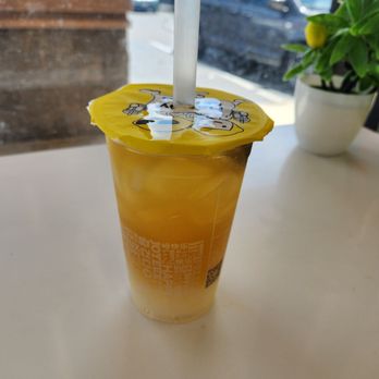 Happy Lemon - Kumquat lemon tea with lychee jelly - Bubble Tea Near Me - Elk Grove, California Happy Lemon - Kumquat lemon tea with lychee jelly - Bubble Tea Near Me - Elk Grove, California