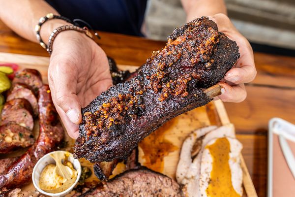 Waylon J’s barbeque by null