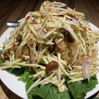 新泰東南亞餐廳 - Mince fried fish with green mango salad - Thai Near Me - Hong Kong, HK