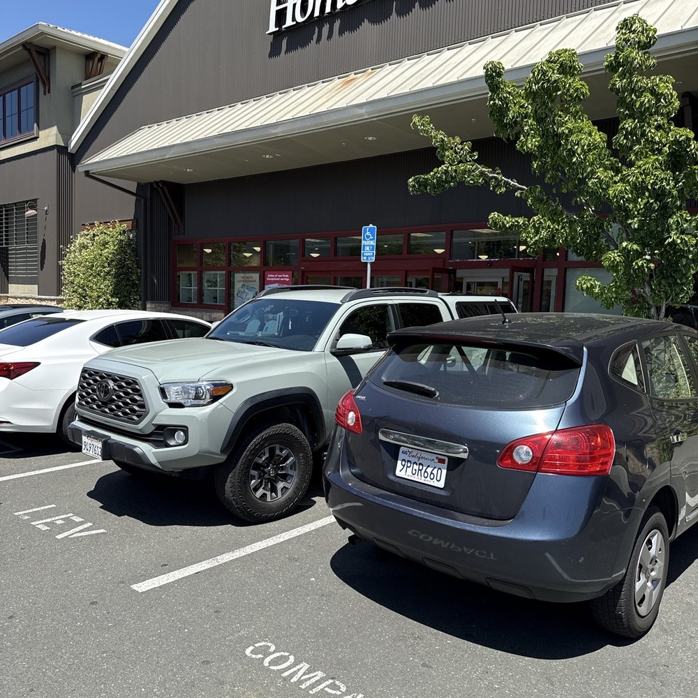 HomeGoods - Storefront for HomeGoods. Entrance to the Marshalls is to your right. - Home Decor Near Me - Napa, California HomeGoods - Storefront for HomeGoods. Entrance to the Marshalls is to your right. - Home Decor Near Me - Napa, California