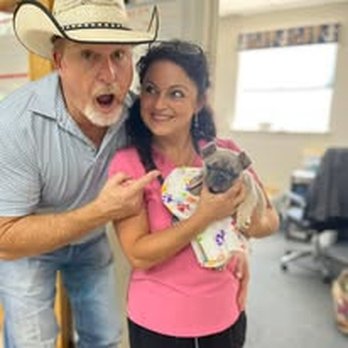 Hempfield Animal Hospital - Owner Dr. Purvis and her husband Bucky - Veterinarians Near Me - Lancaster, Pennsylvania Hempfield Animal Hospital - Owner Dr. Purvis and her husband Bucky - Veterinarians Near Me - Lancaster, Pennsylvania