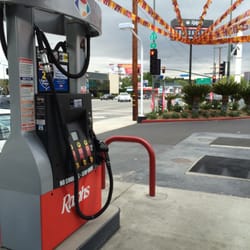Ralphs Fuel Center - Storefront.