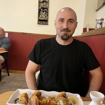 Okini Sushi Bar - Sushi Bars Near Me - River Ridge, Louisiana