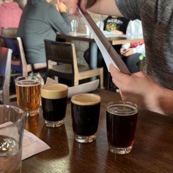 The Oak Barrel - 6oz beer flight (but not a flight) - Brasseries Near Me - Valley View, Ohio