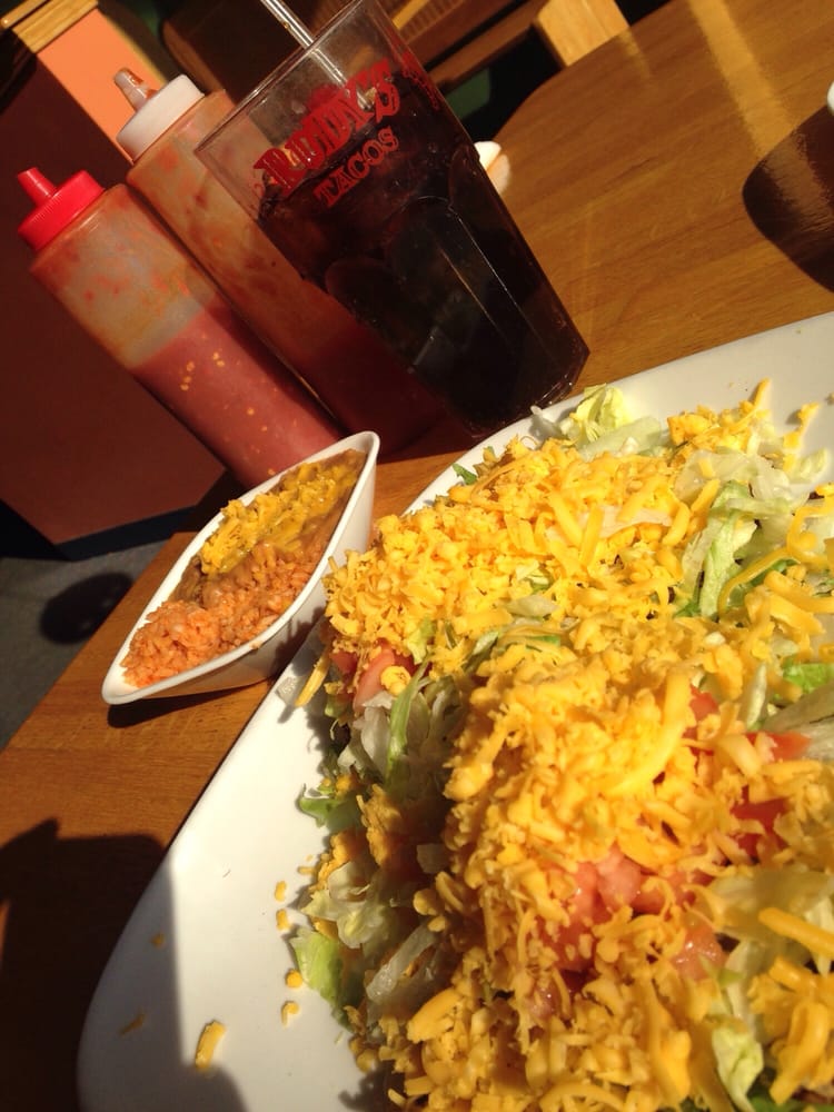 Rudy's Tacos - Bettendorf Logo