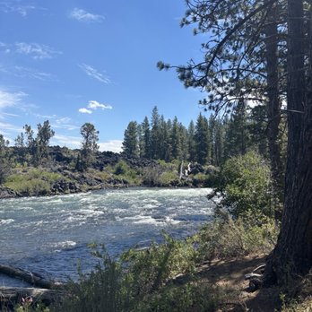 Sun Country Tours - Rapids below Big Eddy - Tours Near Me - Bend, Oregon Sun Country Tours - Rapids below Big Eddy - Tours Near Me - Bend, Oregon