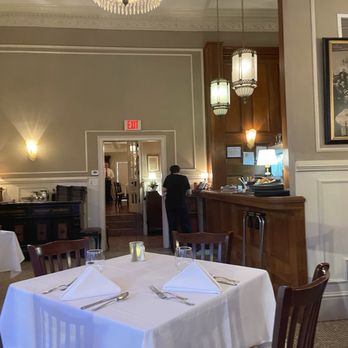 Dante & Luigi's - View from inside of Dante and Luigi's - Italian Near Me - Philadelphia, Pennsylvania Dante & Luigi's - View from inside of Dante and Luigi's - Italian Near Me - Philadelphia, Pennsylvania