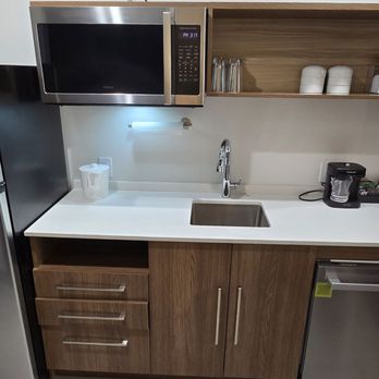 Home2 Suites by Hilton Phoenix Downtown - Kitchenette - Hotels Near Me - Phoenix, Arizona Home2 Suites by Hilton Phoenix Downtown - Kitchenette - Hotels Near Me - Phoenix, Arizona