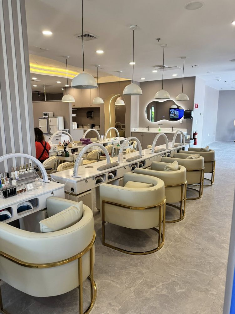 Million Nail Spa 2 Logo