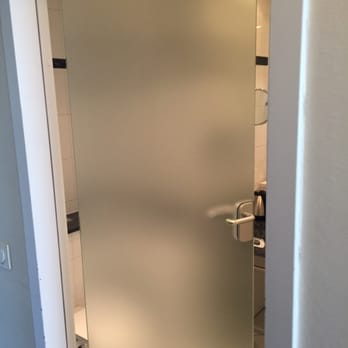 Ramada by Wyndham - Interesting door to the bathroom. - Hotels Near Me - Badhoevedorp, New Hampshire