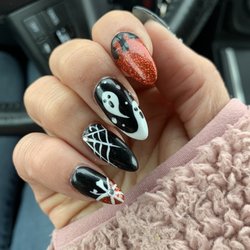 Kimmy Nails & Spa - Just in time for Halloween.
