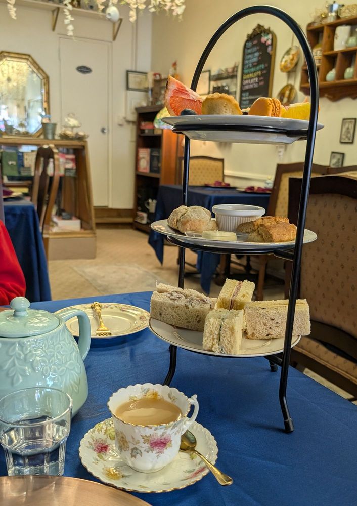 Clara’s Tea Room Logo