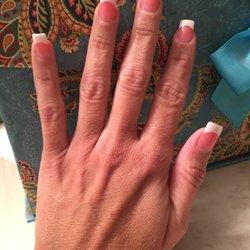 Cali Pronail - Kevin did a great job on my pink and whites! Que gives a great pedicure- both best I've had in YEARS!!! Clean, friendly salon!