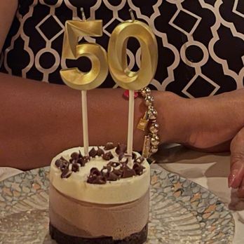 Essex - Chocolate mousse dessert - Bars Near Me - New York, New York