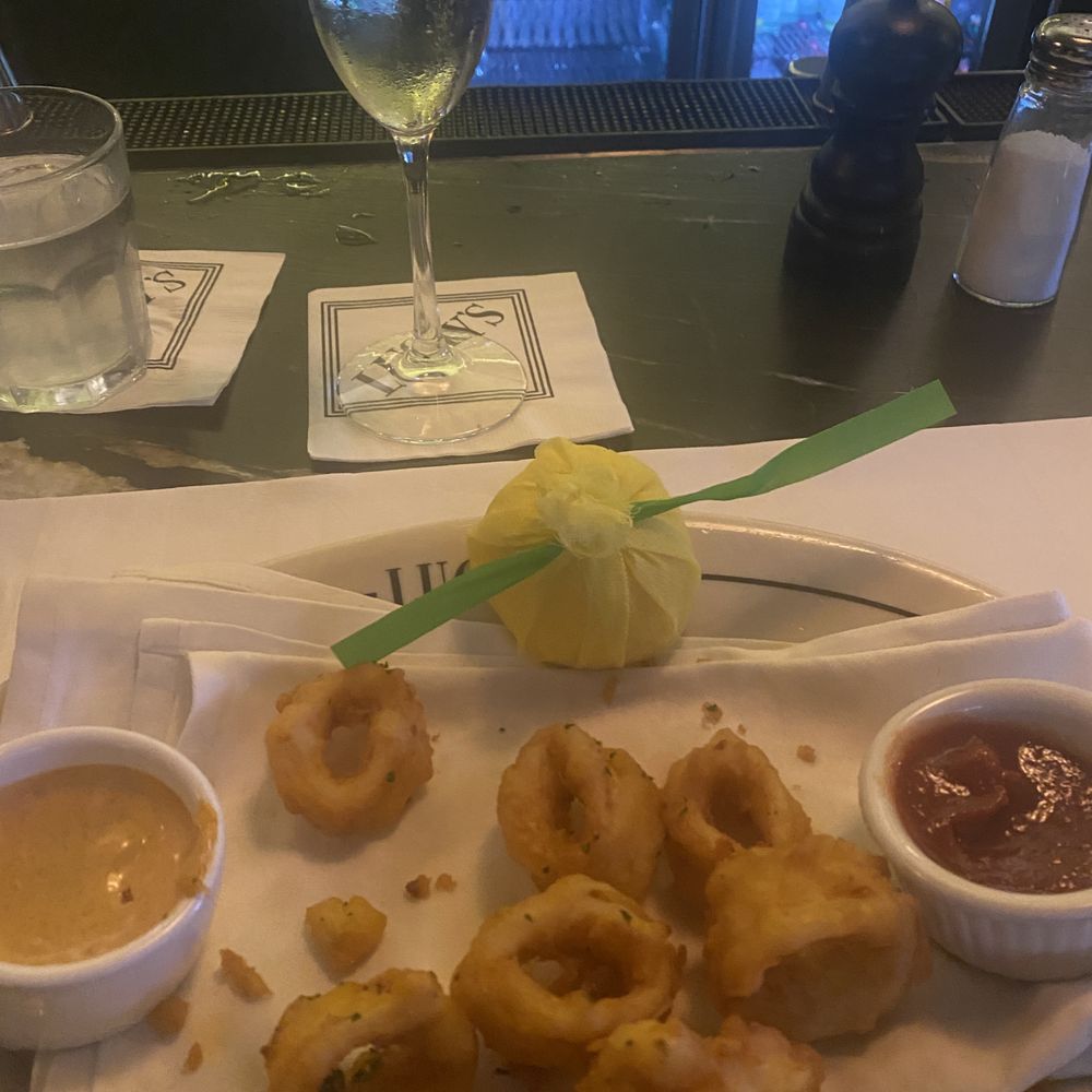 Lucky's - Malibu - Calamari - Steakhouses Near Me - Malibu, California Lucky's - Malibu - Calamari - Steakhouses Near Me - Malibu, California