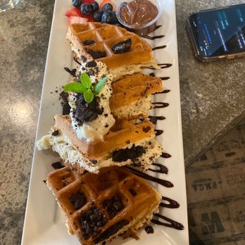 Farmer's Table - Oreo waffle - New American Near Me - La Mesa, California