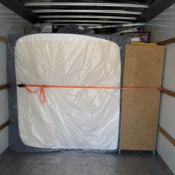 Flash Moving Services - 26' truck loaded and headed to Florida - Movers Near Me Flash Moving Services - 26' truck loaded and headed to Florida - Movers Near Me