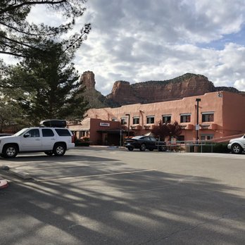 Bell Rock Inn - View of my suv on left while waiting for wife to check us in at lobby in background. - Hotels Near Me - Sedona, Arizona Bell Rock Inn - View of my suv on left while waiting for wife to check us in at lobby in background. - Hotels Near Me - Sedona, Arizona
