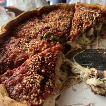 Giordano's - Pizza Near Me - Chicago, Illinois
