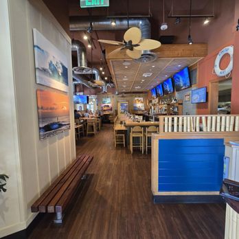 Islands Restaurant - Indoor seating area - Burgers Near Me - Mission Viejo, California Islands Restaurant - Indoor seating area - Burgers Near Me - Mission Viejo, California