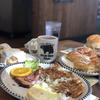 Black Bear Diner Fullerton - Breakfast 1 Egg & 2 Slices of Thick-Cut Hickory Smoked Bacon & Strip-Cut Hash Browns with 2 Biscuits & gravy - American Near Me - Fullerton, California