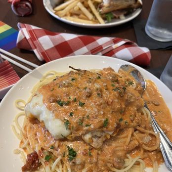 La Lanterna - Pizza Near Me - Detroit, Michigan