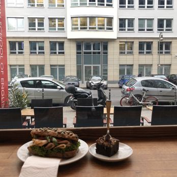 Chili Coffee - Sandwich & mini brownie wih walnuts - Coffee & Tea Near Me - Berlin, BE Chili Coffee - Sandwich & mini brownie wih walnuts - Coffee & Tea Near Me - Berlin, BE