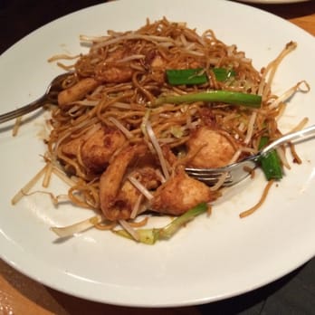 Wokcano - Chicken Lo Mein - Sushi Bars Near Me - Burbank, California Wokcano - Chicken Lo Mein - Sushi Bars Near Me - Burbank, California