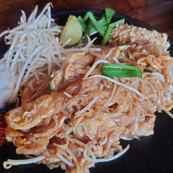 Tee Sud Thai Rustic and Bar - Chicken Pad Thai.. sugar and spice on the side so you can choose the level of sweet and heat. - Bars Near Me - Snohomish, Washington Tee Sud Thai Rustic and Bar - Chicken Pad Thai.. sugar and spice on the side so you can choose the level of sweet and heat. - Bars Near Me - Snohomish, Washington