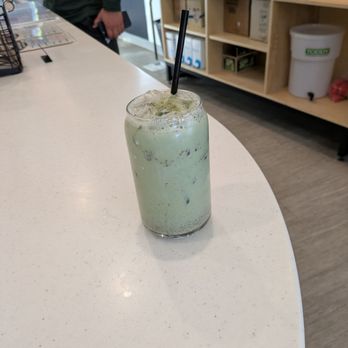 HiFi - Upshot Clayton - Iced Strawberry Matcha Latte - Coffee & Tea Near Me - Clayton, Missouri HiFi - Upshot Clayton - Iced Strawberry Matcha Latte - Coffee & Tea Near Me - Clayton, Missouri