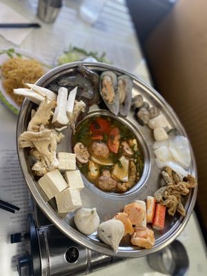 Lẩu Hải Sản by null