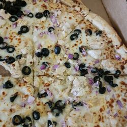 Torino's Pizza Bar - Torino 's White Pizza with chicken, onion, and black olives