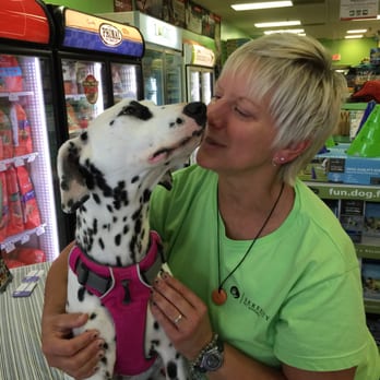 Serenity Pet Massage - Getting a sweet kiss from Penny - Pet Services Near Me Serenity Pet Massage - Getting a sweet kiss from Penny - Pet Services Near Me