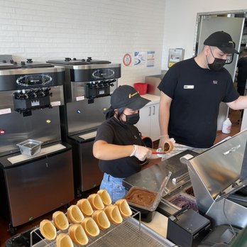 Somisomi - Making our treats - Ice Cream & Frozen Yogurt Near Me - Irvine, California Somisomi - Making our treats - Ice Cream & Frozen Yogurt Near Me - Irvine, California