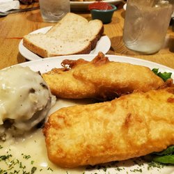 Whitewater Travel Plaza - Fish dinner with mashed potatoes and chicken gravy. Fresh bread.