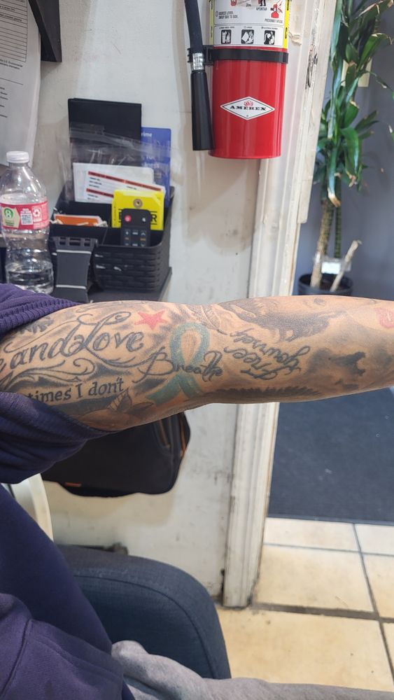 Family Ink Tattoo Logo