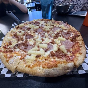 Bergheim Pizza Company - Hawaiian pizza - Pizza Near Me - Boerne, Texas Bergheim Pizza Company - Hawaiian pizza - Pizza Near Me - Boerne, Texas