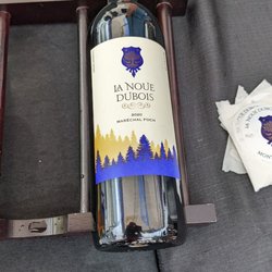Vino & Notes