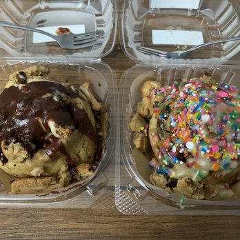 Ingrained - Cinnamon Roll - Speculoos x Cookie Dough, Cinnamon Roll - Unicorn - Vegan Near Me - Chicago, Illinois