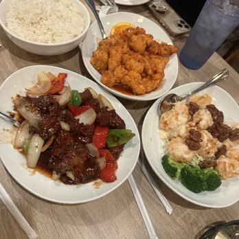 Dumpling Inn - Black Pepper Steak, Orange Chicken, Walnut Shrimp - Chinese Near Me - San Diego, California