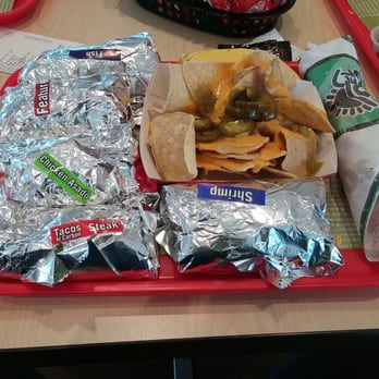 Del Taco - A meal for for a king! Their new salsa verde nachos are delicious! - Mexican Near Me - Moore, Oklahoma Del Taco - A meal for for a king! Their new salsa verde nachos are delicious! - Mexican Near Me - Moore, Oklahoma