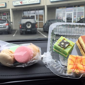 Che Dessert - Macarons and petite deserts imported from Paris. $6 each package. - Coffee & Tea Near Me - Seattle, Washington