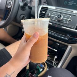 Reveille Express Coffee - Iced caramel vanilla oatmilk latte