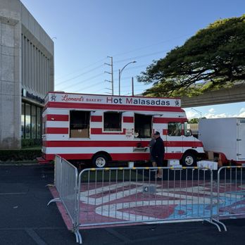 Leonard's Pearlridge Malasada Mobile - Desserts Near Me - Aiea, Hawaii Leonard's Pearlridge Malasada Mobile - Desserts Near Me - Aiea, Hawaii