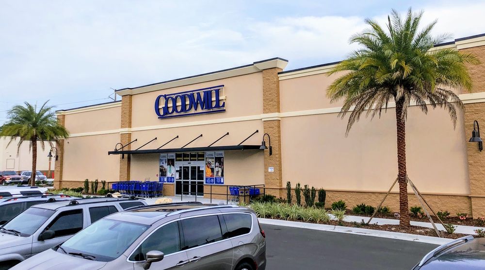 GOODWILL Updated July 2024 13 Photos 1115 St Johns Pkwy, Saint