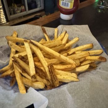 The Goose - Handcut Fries - Cocktail Bars Near Me - Dubuque, Iowa