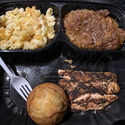 1911 Smoke House - Smoked salmon platter with cornbread, sweet potatoes and macaroni & cheese.